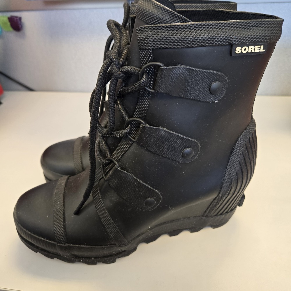Sorel Joan of Arctic Wedge II Rain Boots Black Rubber Waterproof NL2442-010 8.5